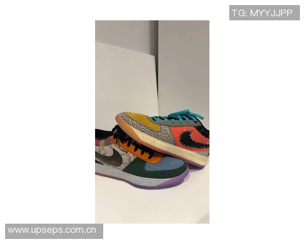 塔克晒出喷泡配色Book1PE球鞋引发热议超越布克本人魅力