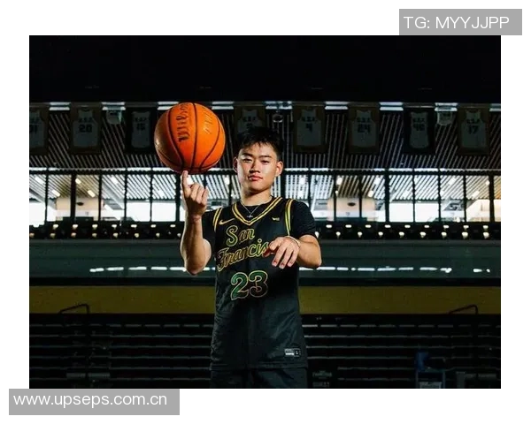 媒体人分享淡厚然NCAA新赛季媒体照展现岁月痕迹与沧桑感