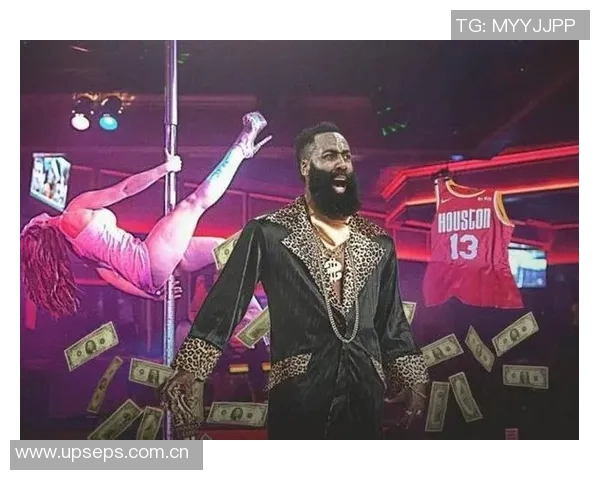 皮尔斯夜店偷瞄性感美女的紧张瞬间只需半秒转头避免被发现