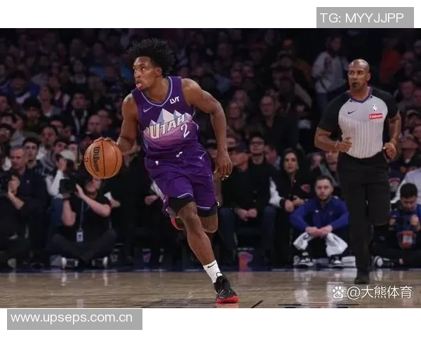 巴特勒半场状态火热8投6中贡献13分还送出4篮板4助攻表现全面