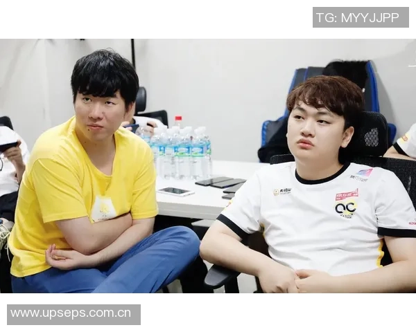 杨瀚森谈场上微笑背后的策略与心理游戏迷惑对手的同时也带来一丝嘲讽