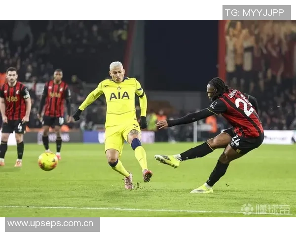 弗兰克谈比赛：下半场表现出色被扳平是足球的常态