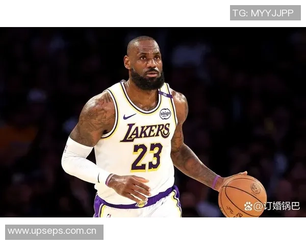 詹姆斯谈球队调整：成功为艾顿提供更多支持与机会